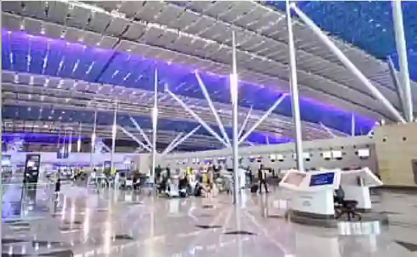 من اليوم 6 أشياء ممنوع السفر على من يحملها عبر مطار الملك عبد العزيز 